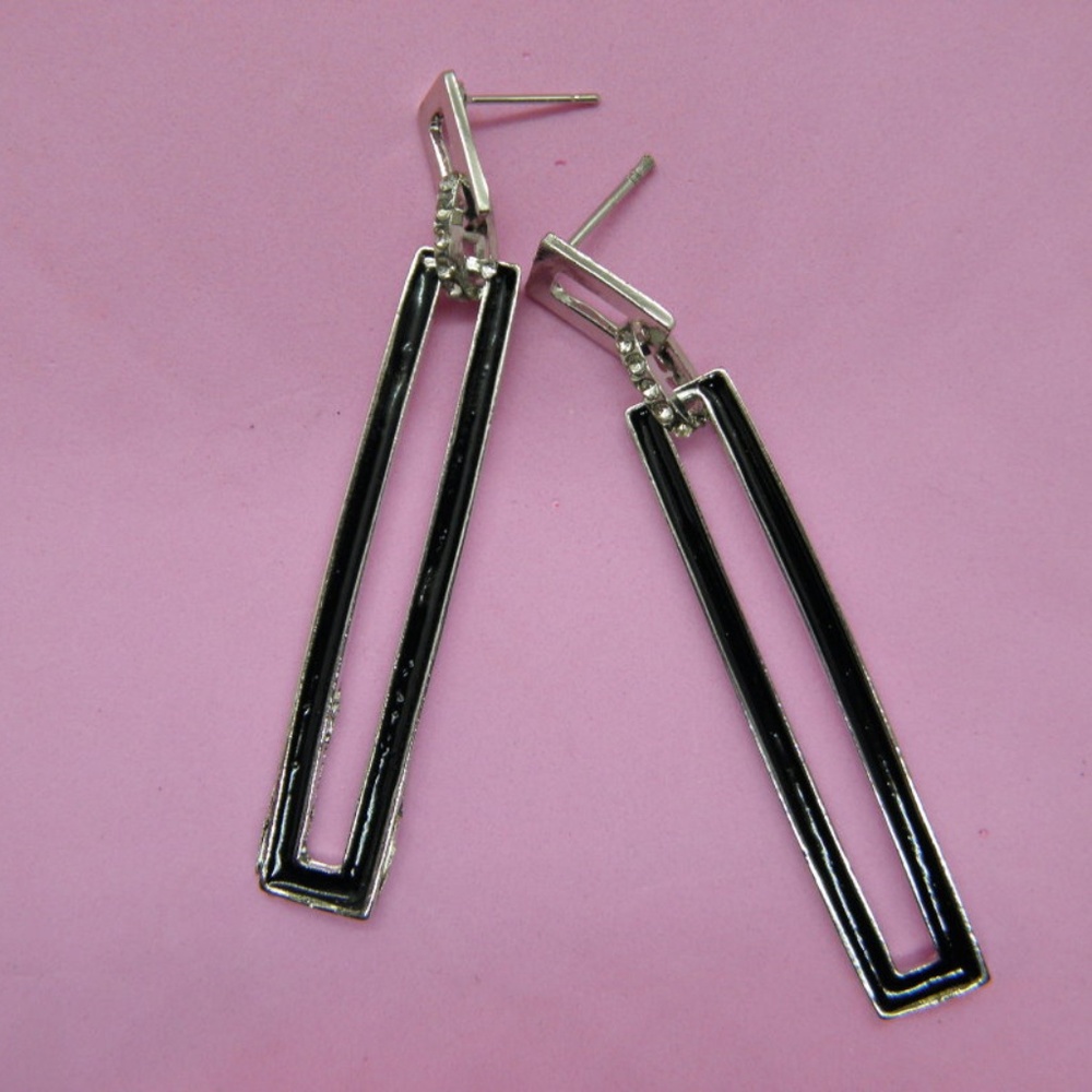 Long Silver Geometric rectangle Earrings - Picture 4 of 6